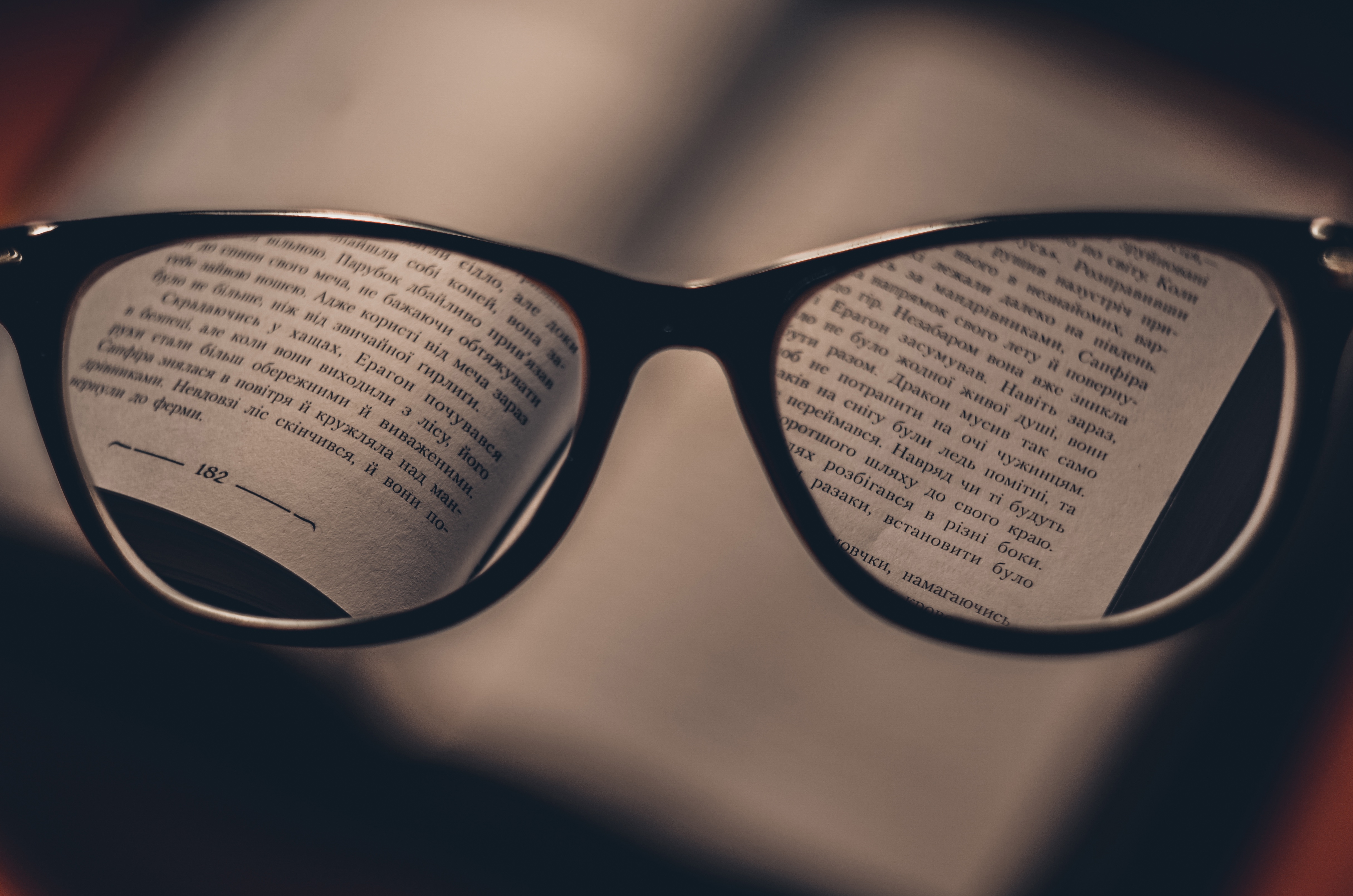 Clarify of multilingual through glasses