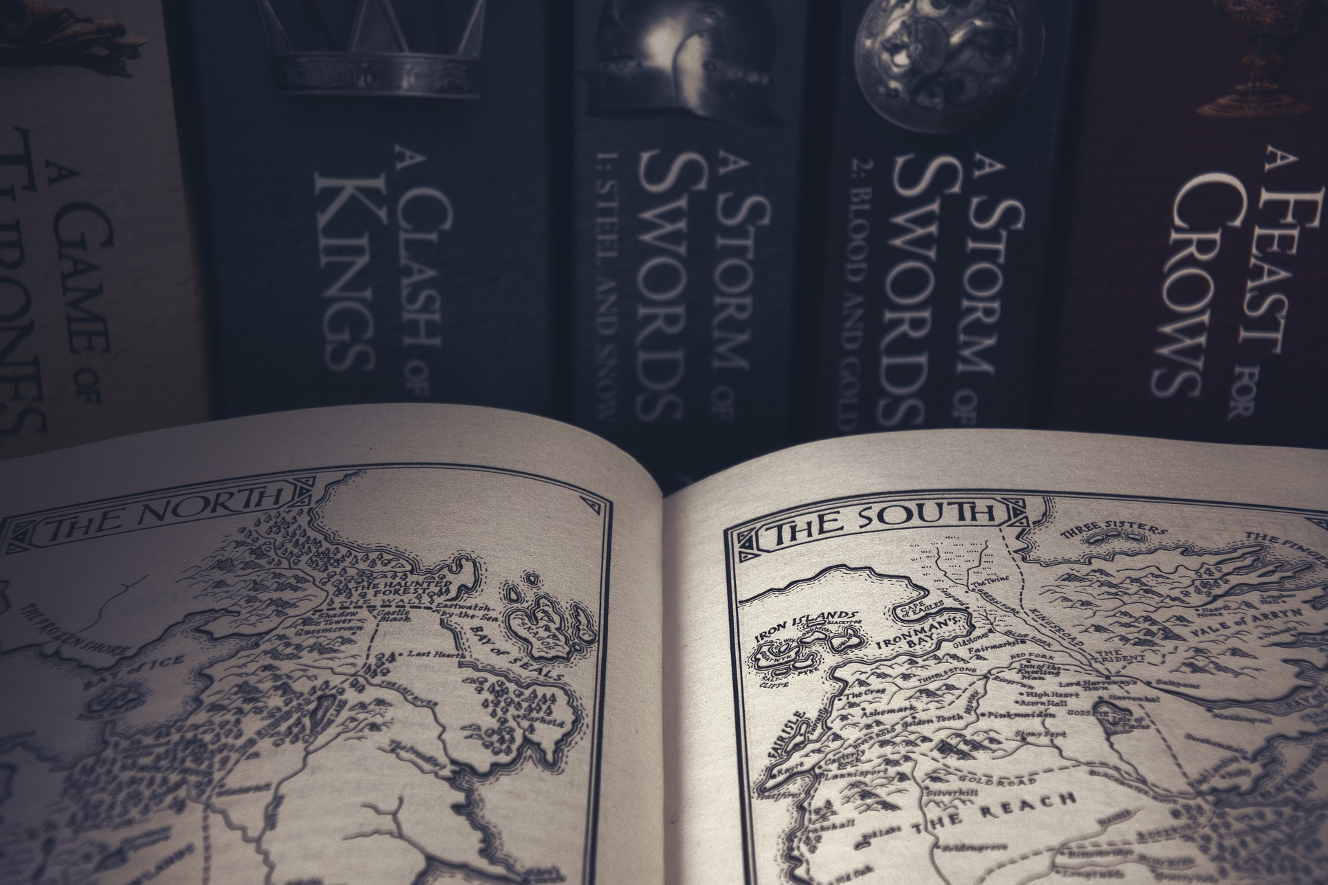 Game of Thrones books and map